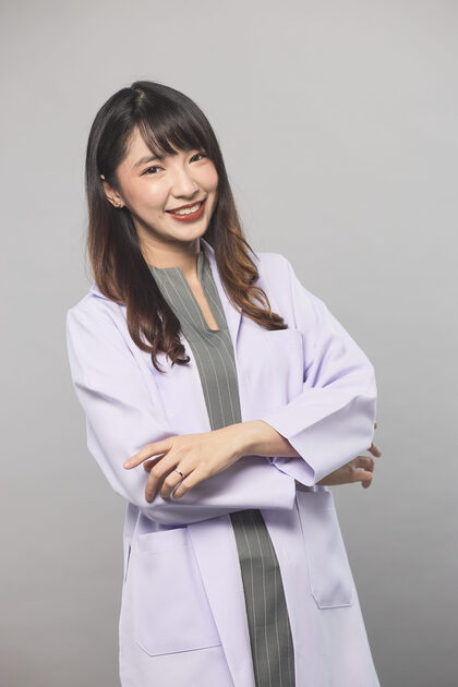 พญ.เมชฌวิกาศ์ อารยางกูร (หมอเมย์) แพทย์ผู้ดูแลสมดุลฮอร์โมนวัยทอง คลินิกหมอเมย์